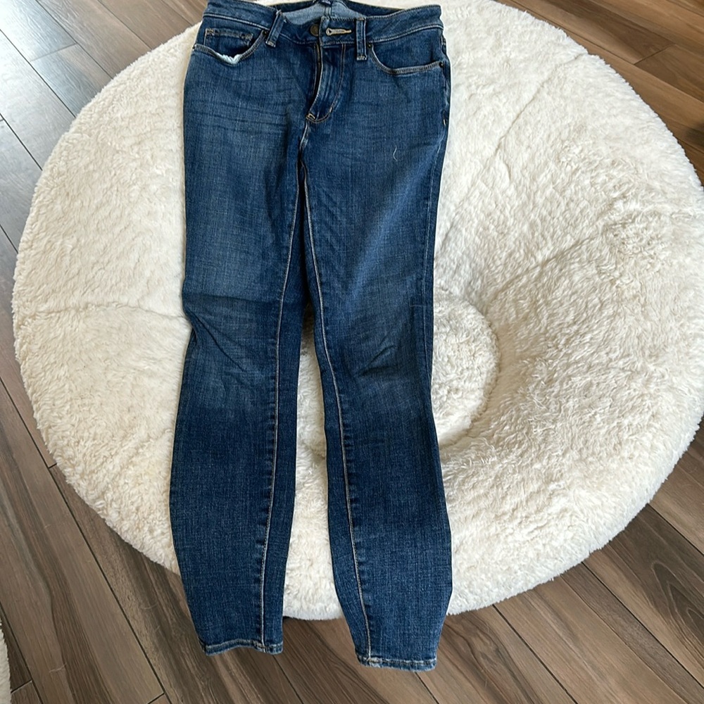 Calvin Klein says four super skinny jeans with a lot of stretch, midrise